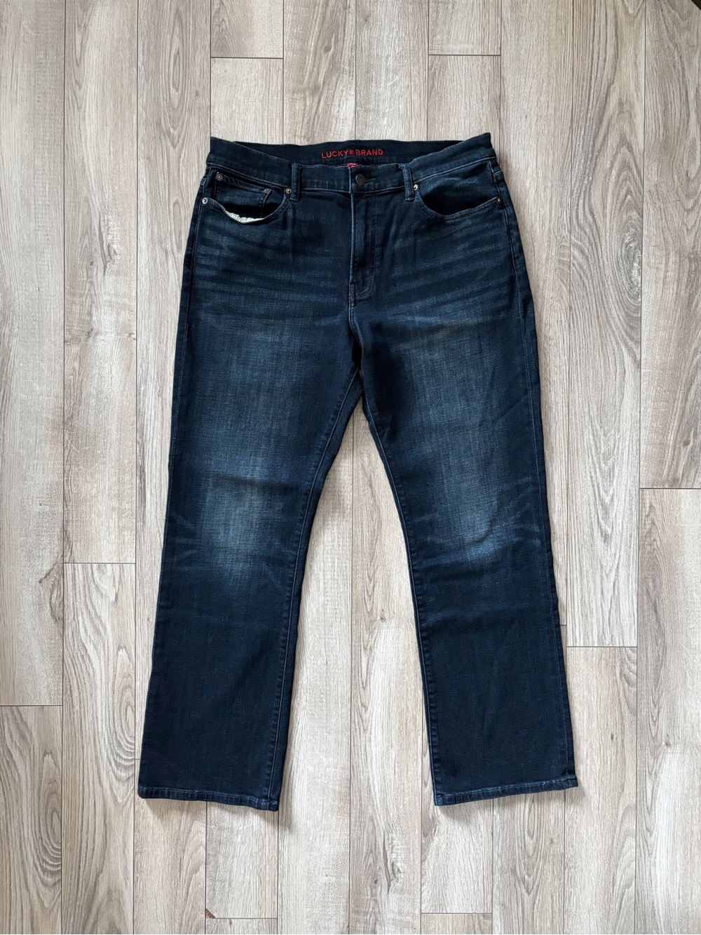 Lucky Brand Dark Wash Bootcut Straight Leg Jeans Mens Size 34x32 with Stretch